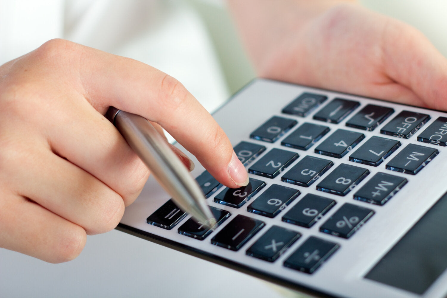 GPS Tracking Pricing Calculator. Image by nensuria on Freepik